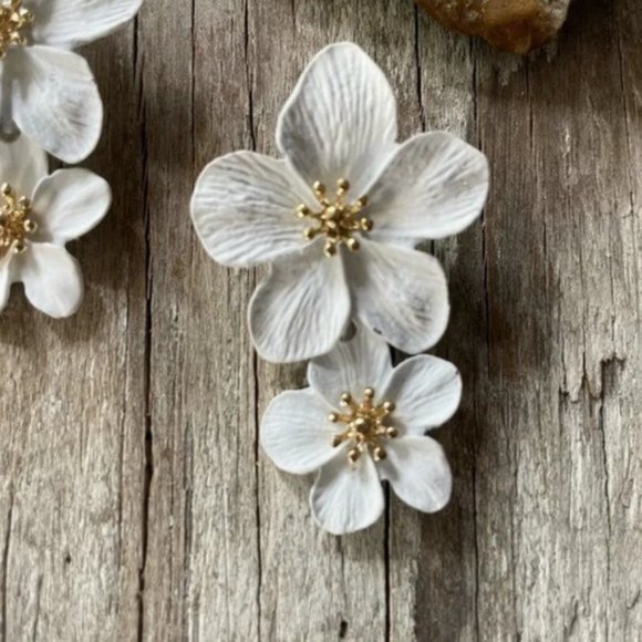 Anthro Blossom Earrings in Narcissus - Picture 4 of 4